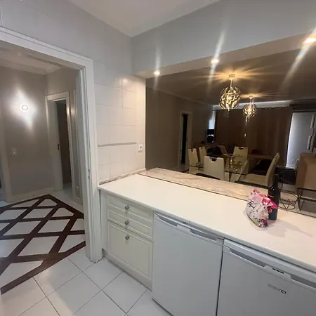 Center Private Garage Pool View Flat Al Charb *