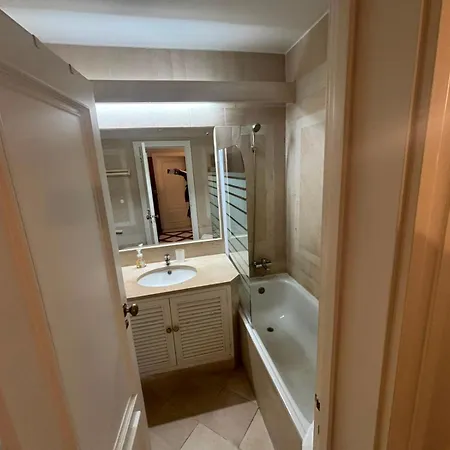 Center Private Garage Pool View Flat Al Charb شقة فيلامورا